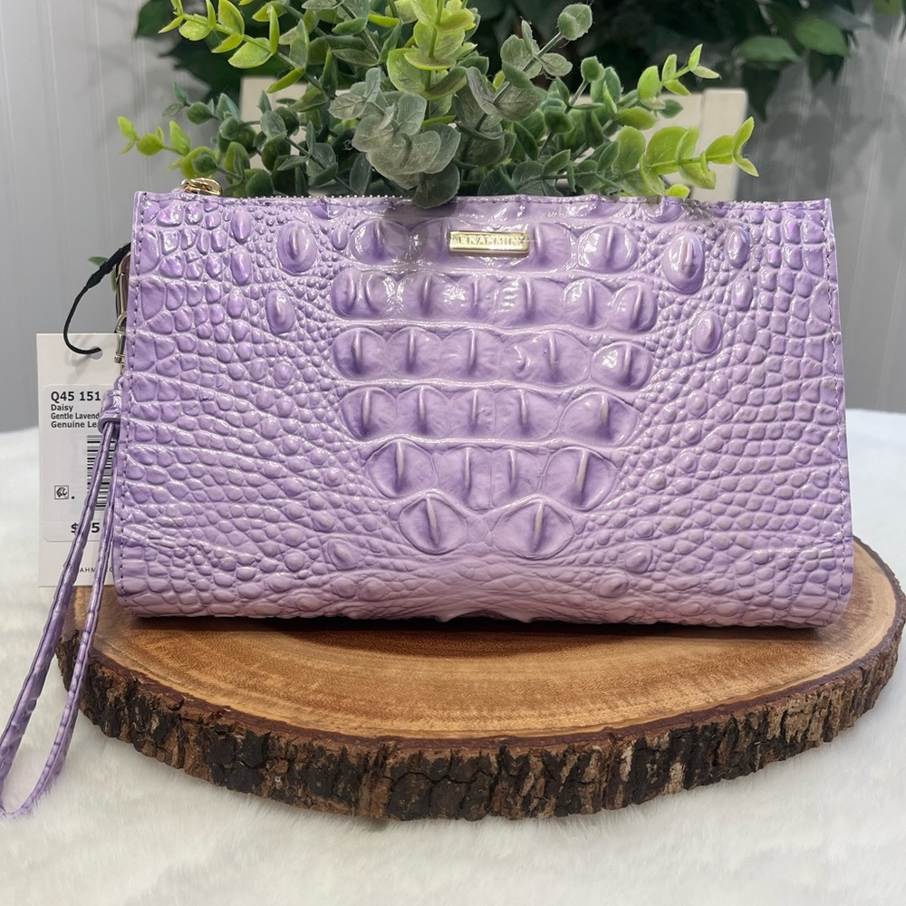 Brahmin Daisy Wristlet bnwt